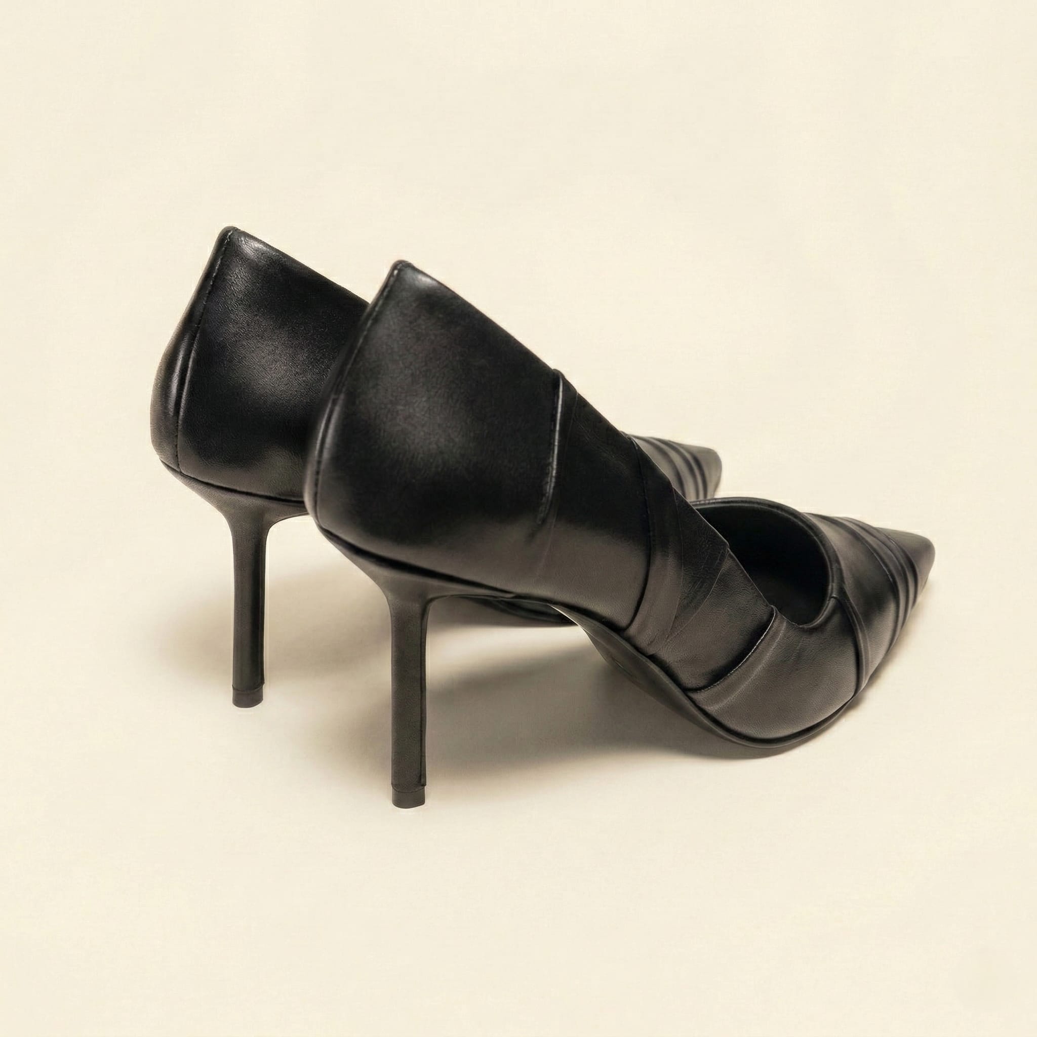 The Pointed Elegance Pump view 4