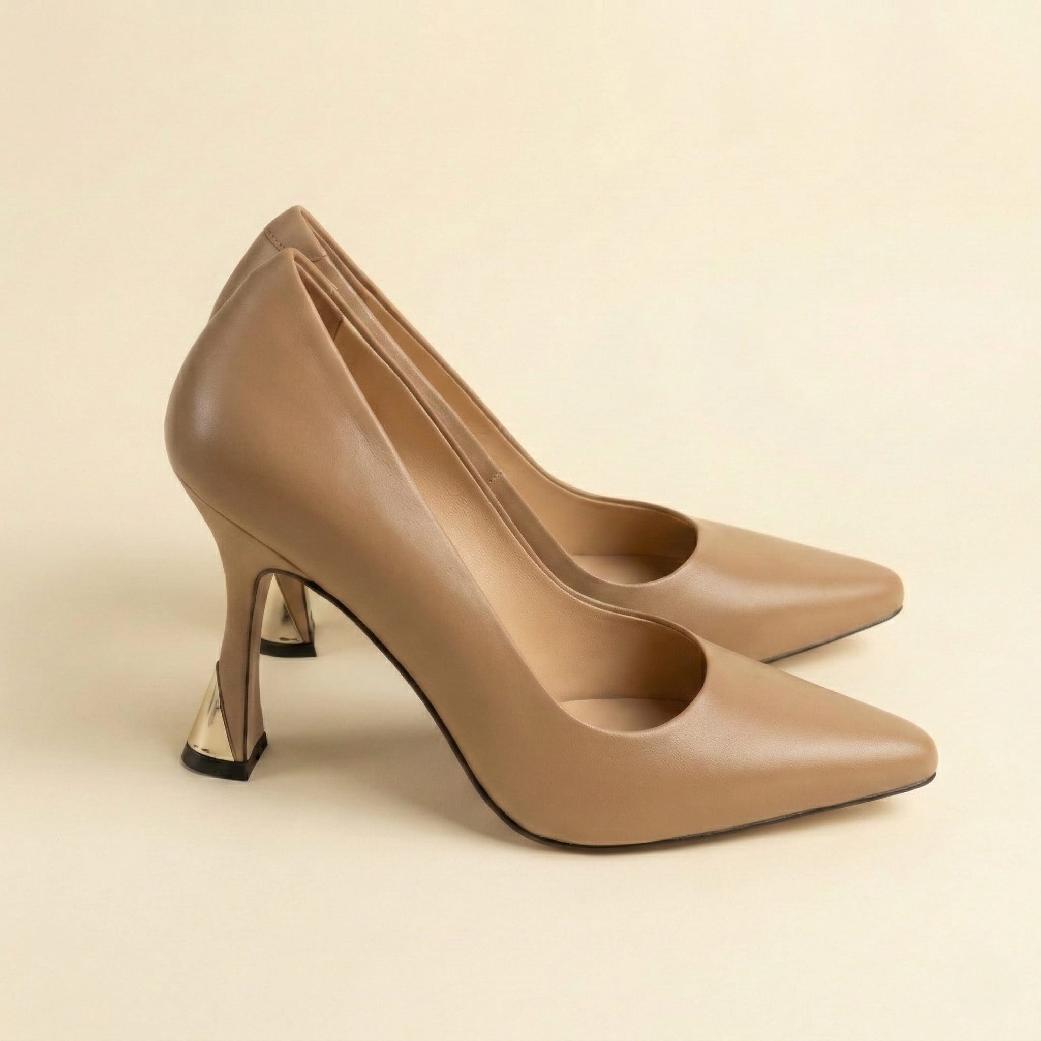 The Elegance Court Heel – Nude view 3