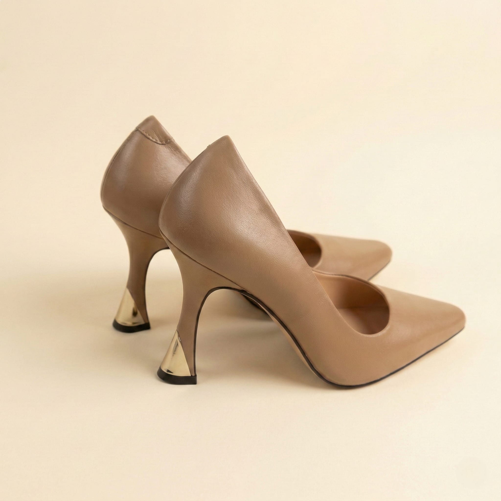 The Elegance Court Heel – Nude view 4