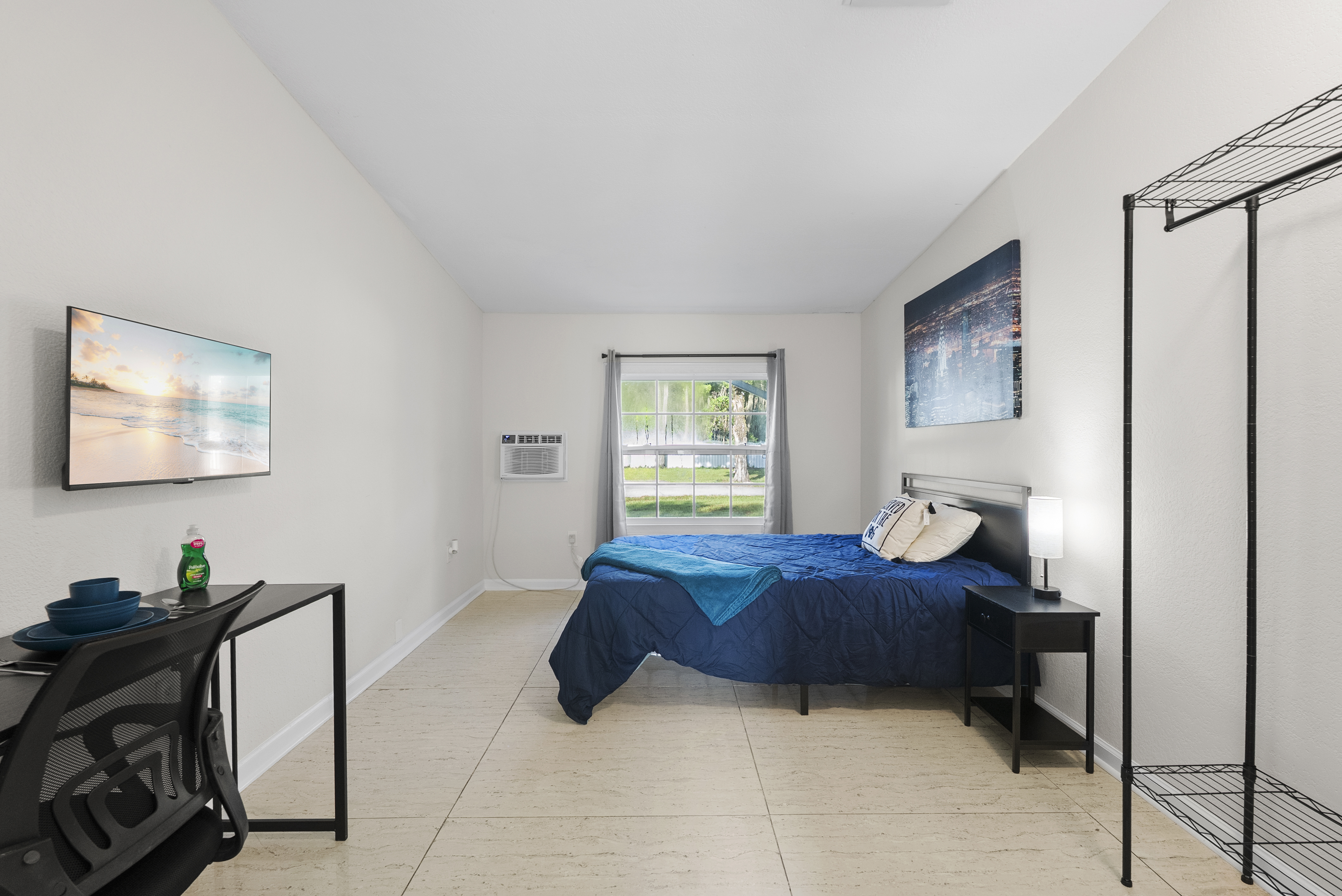 Unit-B, Room 5 at Lenox Suites