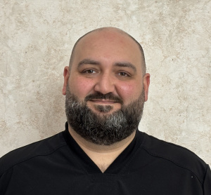 Dr Ahmad Altabatabaee, dentiste, Kennedy East Dental - Photo portrait