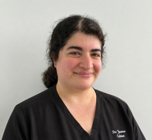 Dre Yasaman Esfahani, dentiste, Centre Dentaire 1450 - Photo portrait