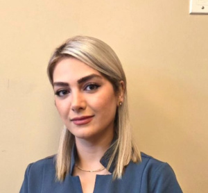 Dr. Katayoon Azizi, dentiste, Aspen Springs Dental Centre - Photo portrait