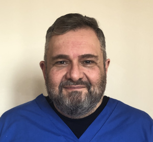 Dr Ahmad Al-Janaby, dentiste, West Mall Dental Group - Photo portrait