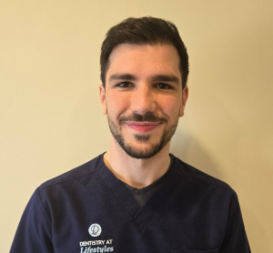 Dr. Hamza Al-Shammaa, dentiste, Dentistry at Lifestyles - Photo portrait