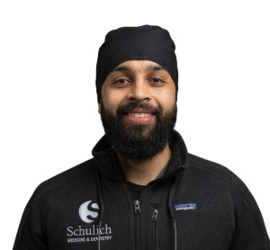 Dr Jaskaran Singh Beniwal, dentiste, LifeSmiles Dental - Selkirk - Photo portrait