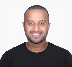 Dr Deepal Bhambra, dentiste, West Humber Dentistry - Photo portrait