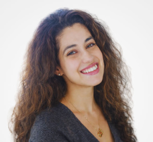 Dre Mansi Ahuja, dentiste, Smile Esthetics Dental Care - Photo portrait