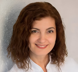 Dre Alina Prundea, dentiste, Clinique Dentaire Beaubien - Photo portrait