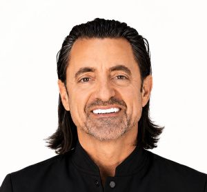 Dr Wayne Young, dentiste, Cornerstone Highstreet Dental - Photo portrait