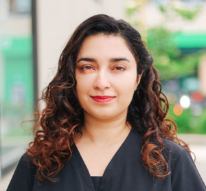 Dre Soofia Moallemi Pour, dentiste, Dentistry on Bank - Photo portrait