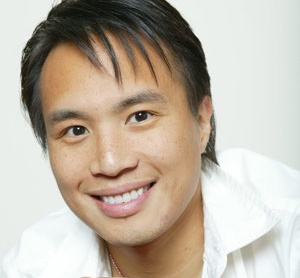 Dr. Eric Chu, dentiste, Smiles at Fleetwood Dental Centre - Photo portrait