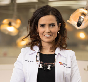 Dre Samia Zarrad, dentiste, Orleans Family Dentistry - Photo portrait