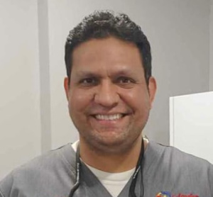 Dr. Sukhdip Singh, dentiste, Elmwood Dental Clinic - Photo portrait