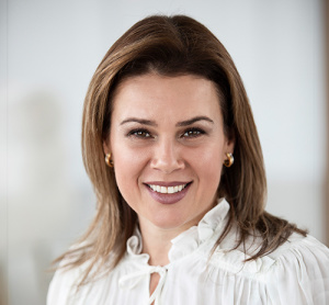 Dre Melissa Argenta von Schober, dentiste, Dentistry @ Momentum - Photo portrait