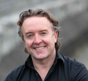 Dr Geoffrey Gillespie, dentiste, North Shore Smile Dentistry - West - Photo portrait