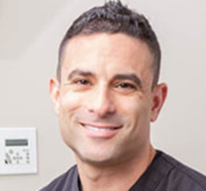 Dr. Yair Lenga, dentiste, Clarmain Dental Centre - Photo portrait