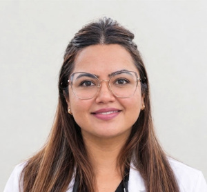 Dr. Ravneet Sandhu, dentiste, Life Dental - Photo portrait