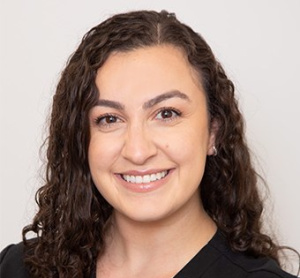 Dr. Deniz Mirza, dentiste, Bay Dental Group (Sault Ste. Marie) - Photo portrait