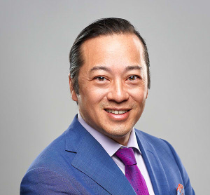 Dr. Douglas Liu, dentiste, Broadway Station Dental Centre - Photo portrait
