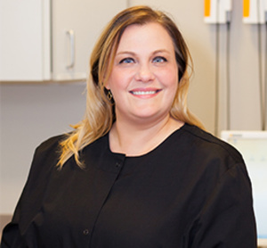 Dr. Krista Engel, dentiste, Fort Rouge Dental Group - Photo portrait