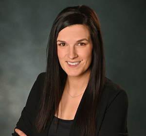 Dr. Mira Deschênes, dentiste, Dentisterie intégrale - Photo portrait