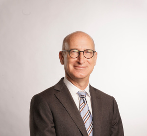 Dr. Eddie Reinish, dentiste, Crescent Oral Surgery - Toronto - Photo portrait