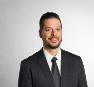 Dr. Peter Gioulos, dentiste, Crescent Oral Surgery - Toronto - Photo portrait