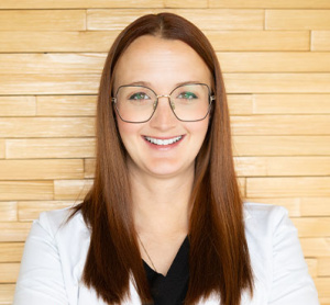 Dr. Kelsey Ross, dentiste, Emerald Park Dental Clinic - Photo portrait
