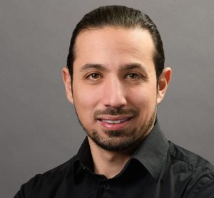 Dr. Bassel Elsaghir, dentiste, Market Mall Dental Care - Photo portrait