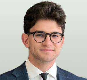 Dr Dmytro Shulyakov, dentiste, Sturgeon Creek Dental - Photo portrait