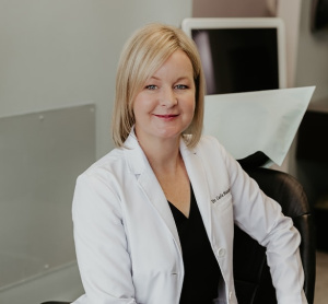 Dr. Carla Mandeville, dentiste, iDental - Photo portrait