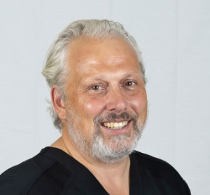 Dr Christian Bernard, dentiste, Clinique Dentaire Samuel Holland - Photo portrait