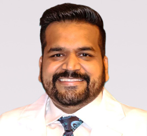 Dr. Asim Goel, dentiste, Clayburn Dental - Photo portrait
