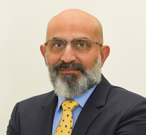 Dr. Farzad Salehipour, dentiste, Limited to Endodontics - Photo portrait