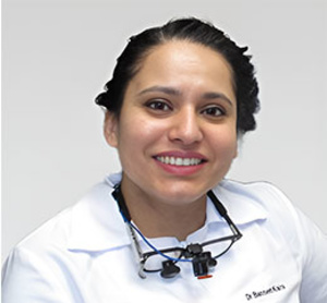 Dr. Banmeet Kalra, dentiste, Family Dental Care Kitsilano - Dr. Harry Sangha Dentistry - Photo portrait