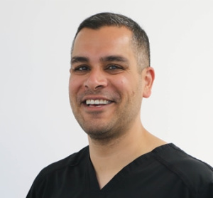 Dr. Harry Sangha, dentiste, Family Dental Care Kitsilano - Dr. Harry Sangha Dentistry - Photo portrait