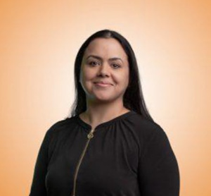 Dr. Manpreet Dhillon, dentiste, Dentistry at Market Mall - Photo portrait