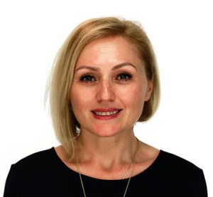 Dr. Adela Coku, dentiste, Toothworks Sterling Dental - Photo portrait