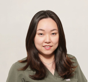 Dre Emily Wong, dentiste, Alaska Avenue Dental Clinic - Photo portrait