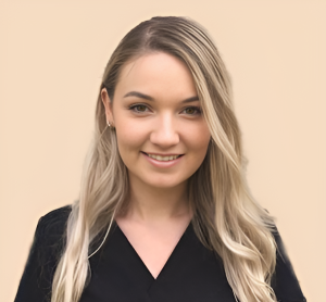 Dr. Kaitlyn Bento, dentiste, Beach Road Dental - Photo portrait