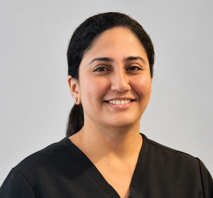 Dre Nidhi Kantawala, dentiste, Centre Dentaire VIVA Cornwall - Photo portrait