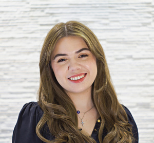 Dre Elena Aivaliklis, dentiste, Centre Dentaire Jardins Dorval - Photo portrait