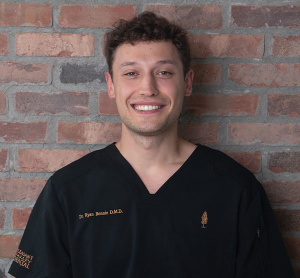 Dr Ryan Bonnie, dentiste, Pleasant Valley Dental - Photo portrait