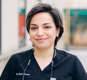 Dr. Shideh Gharaei, dentiste, Dentistry on Bank - Photo portrait