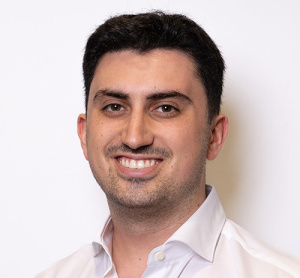 Dr David Ezra Carmona, dentiste, Alderwood Family Dentistry - Photo portrait