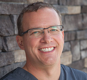 Dr. Ian Miller, dentiste, Legacy Dental - Photo portrait