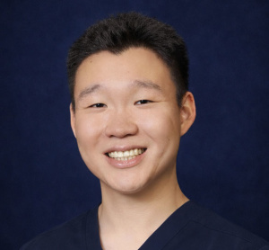 Dr Elvis Kuan, dentiste, Peace Country Dental Clinic - Photo portrait