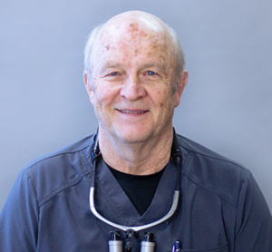 Dr. Stephen Allen, dentiste, Village Lane Dental Centre - Photo portrait