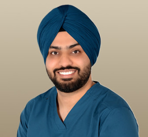 Dr. Simranjeet Singh, dentiste, W Dental - Photo portrait